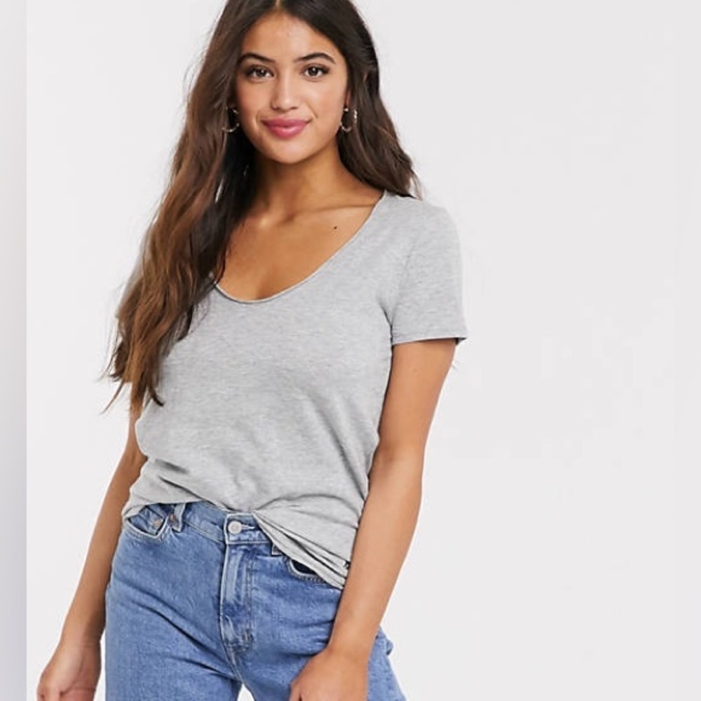 Abercrombie & Fitch V Neck TShirt - Grey - Size S